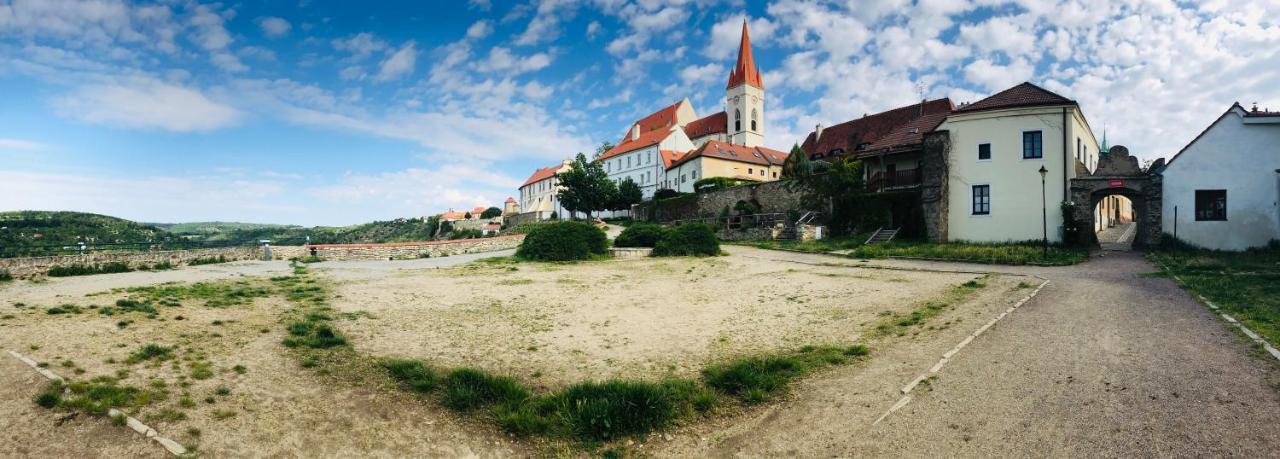 Apartmany Na Mikulasskem Namesti Znojmo Zewnętrze zdjęcie